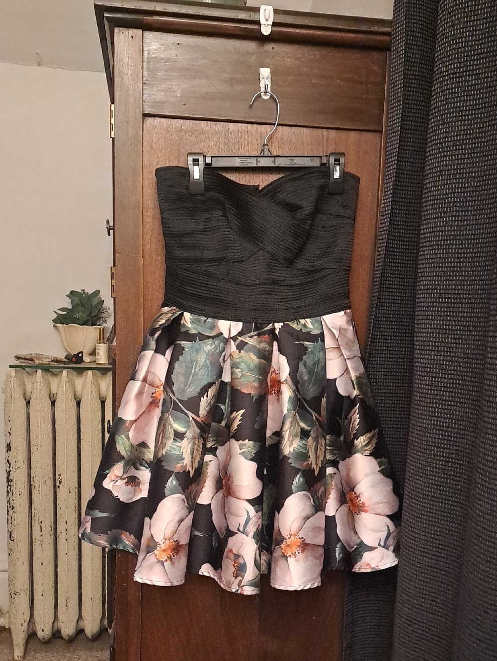Akira Chicago Black Label Woman's Size Med Black Strapless Floral Mini Dress
